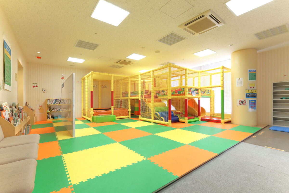 小さいお子様も楽しめるキッズルーム完備